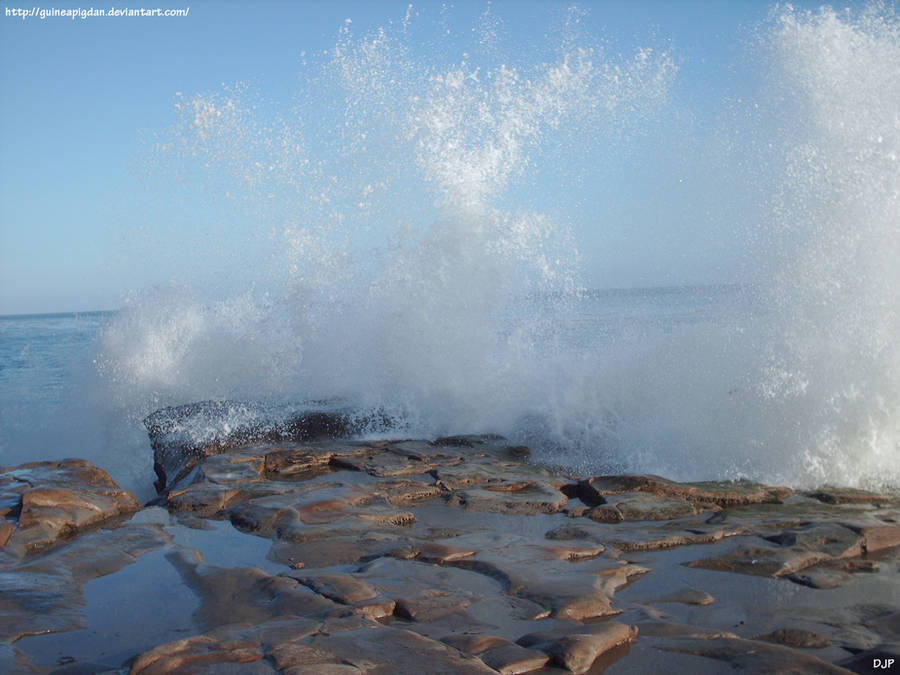 Waves up close by GuineaPigDan