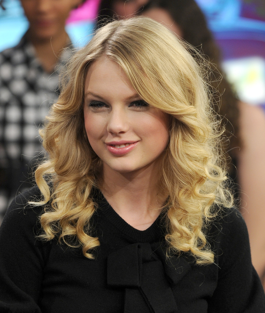 Taylor Swift Curly Hair 2 by TaylorSwiftTribute on DeviantArt