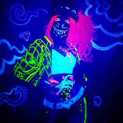 K/DA Akali Fanart under blacklight