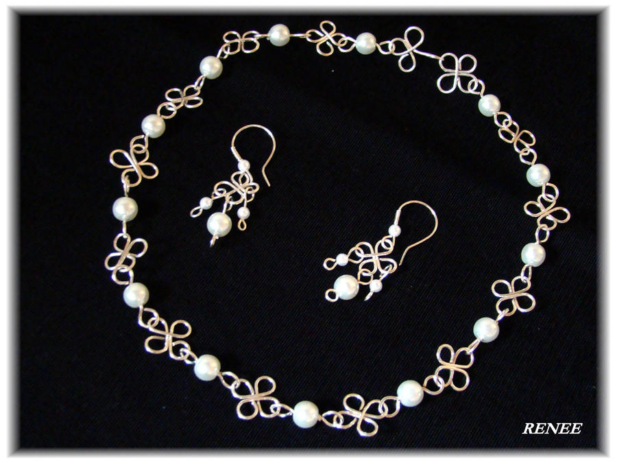 White four leaf clover set