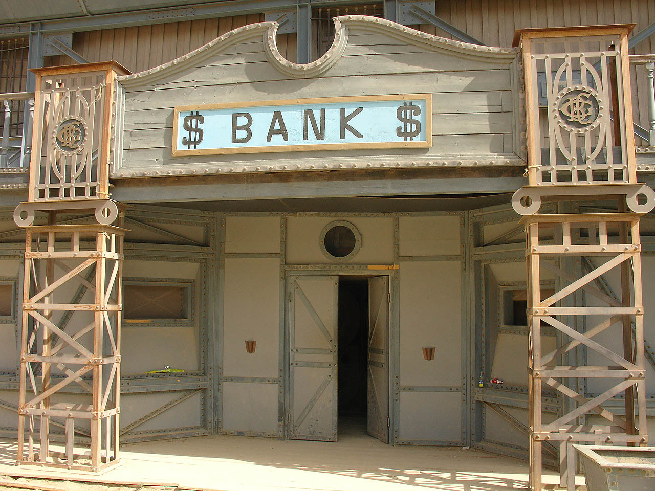 Western country bank 3