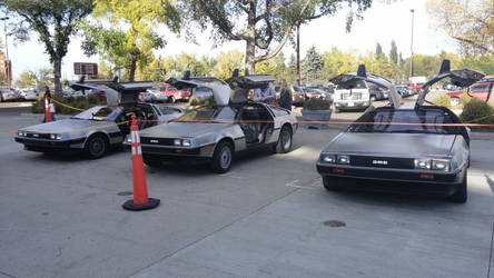 DeLorean: We are triplets