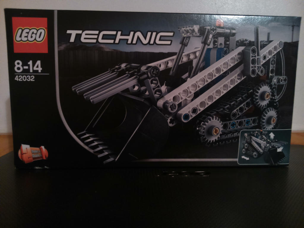 LEGO TECHNIC - 42032 Front