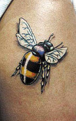 tattoo bee by alan barbosa