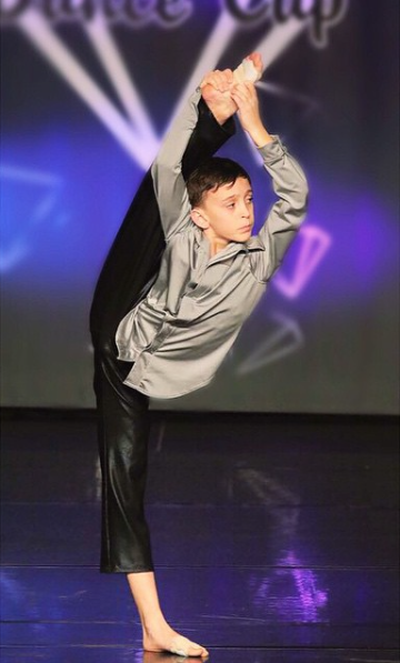 The Wayback Roo Machine- One O' Clock by McWilliamsTheWise on DeviantArt