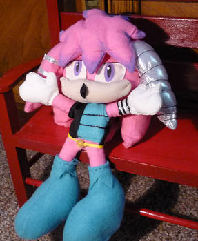 Julie-su Plushie 2