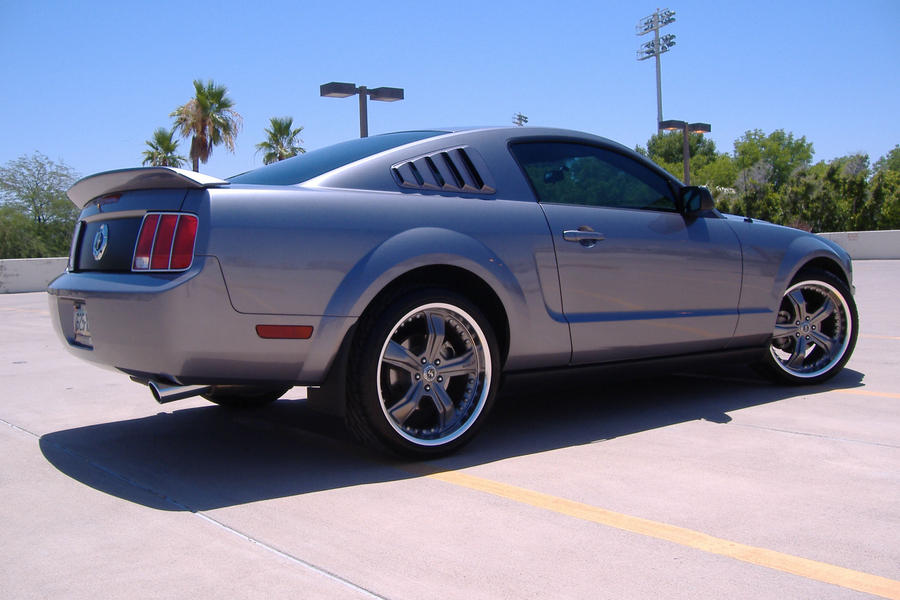 2007 Ford Mustang - 2