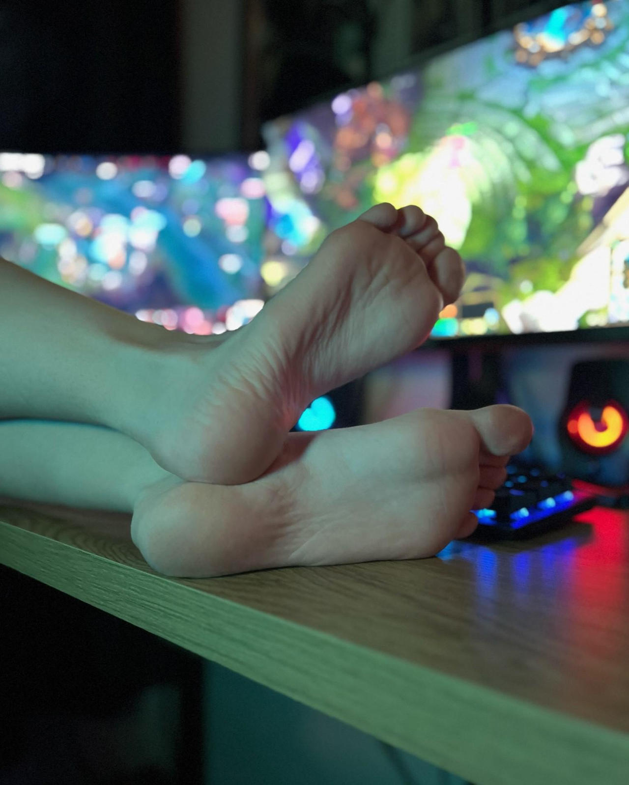Gamer Girl Soles By SasukeBoske On DeviantArt gamer-girl-soles-by-sasukeboske-on-deviantart