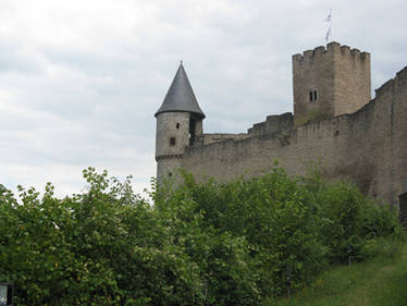 Bourscheid Castle: The Curtain Wall