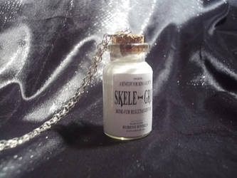 Harry Potter inspired Skele Gro potion necklace