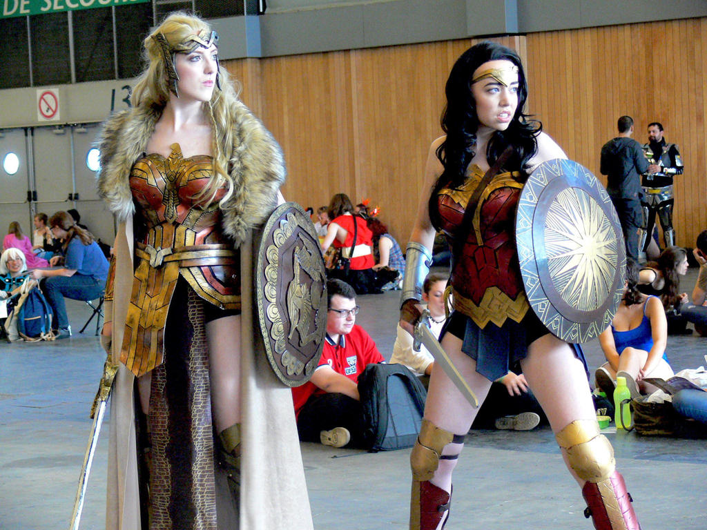 Wonder Woman and Queen Hippolyta cosplays