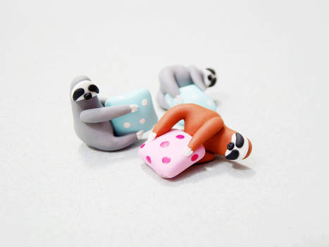 Cute sloth necklace - polymer clay