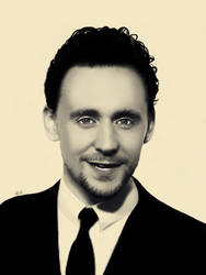 Tom Hiddleston 3