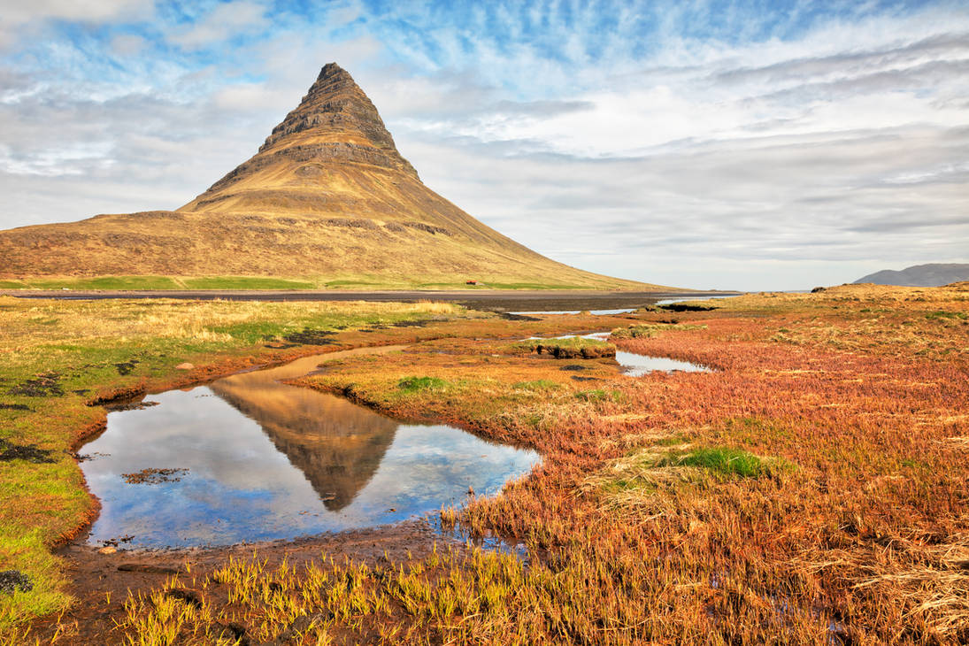 Kirkjufell Reflection by boldfrontiers