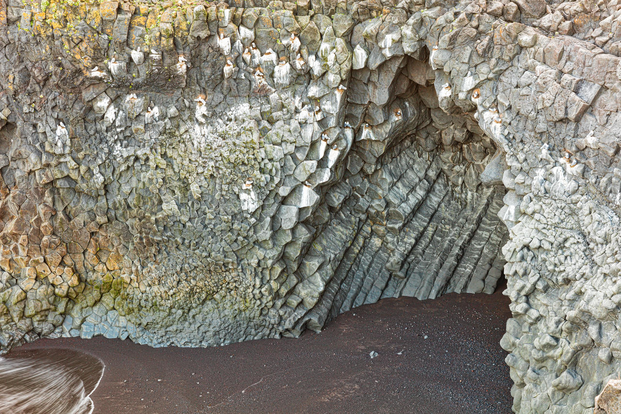 Basalt Beach Cave - Gatklettur (freebie)
