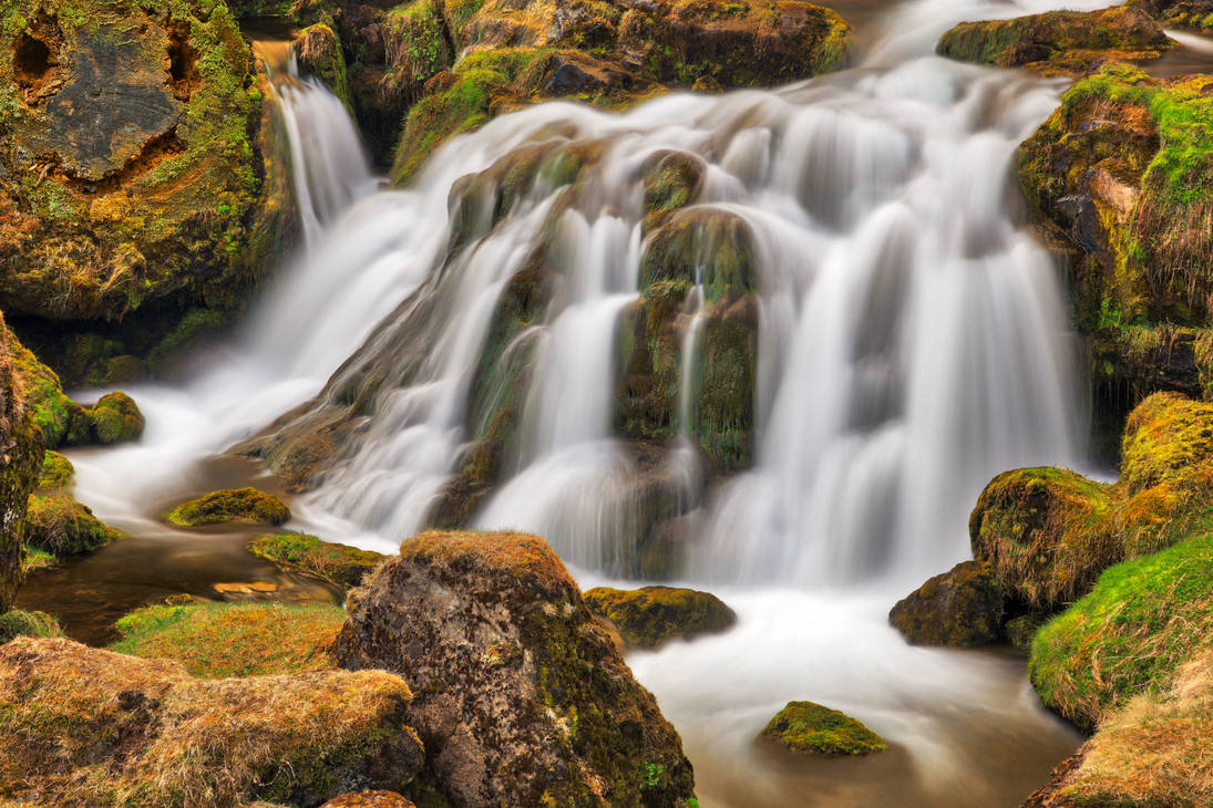 Happy Moss Falls by boldfrontiers