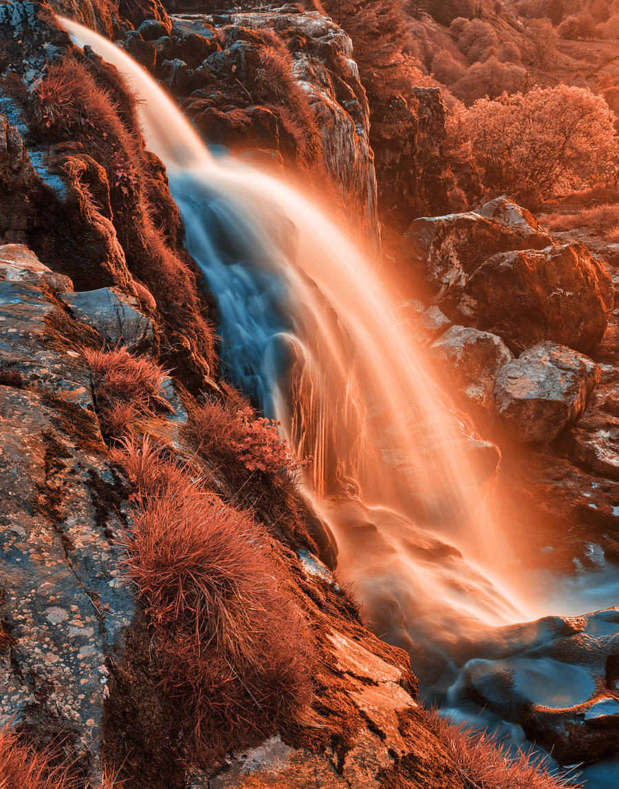 Venus Falls by boldfrontiers
