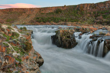 Cauldron Twilight Linn