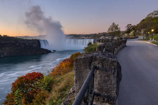 Dawn Promenade - Niagara Falls