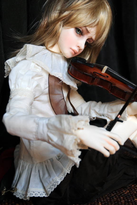 Bastian with Violin