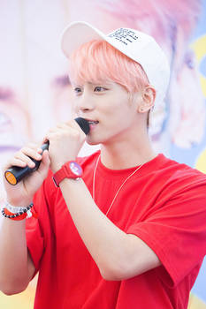 Jonghyun at a fansigning in Busan 2016