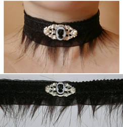 Silhouette Choker