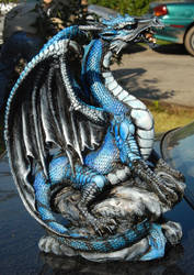 Bluejay dragon statue