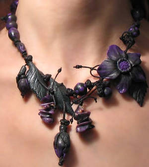 violet flower necklace