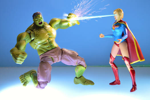 Hulk v Supergirl 04