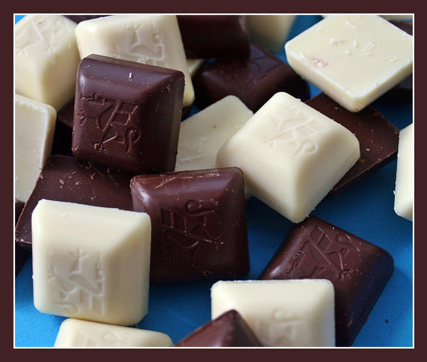 White chocolat, dark chocolat