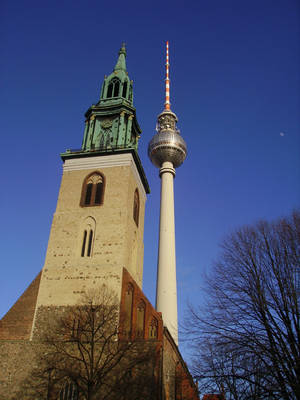 Turm und Kirche