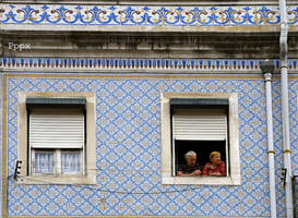 grandmas chatting