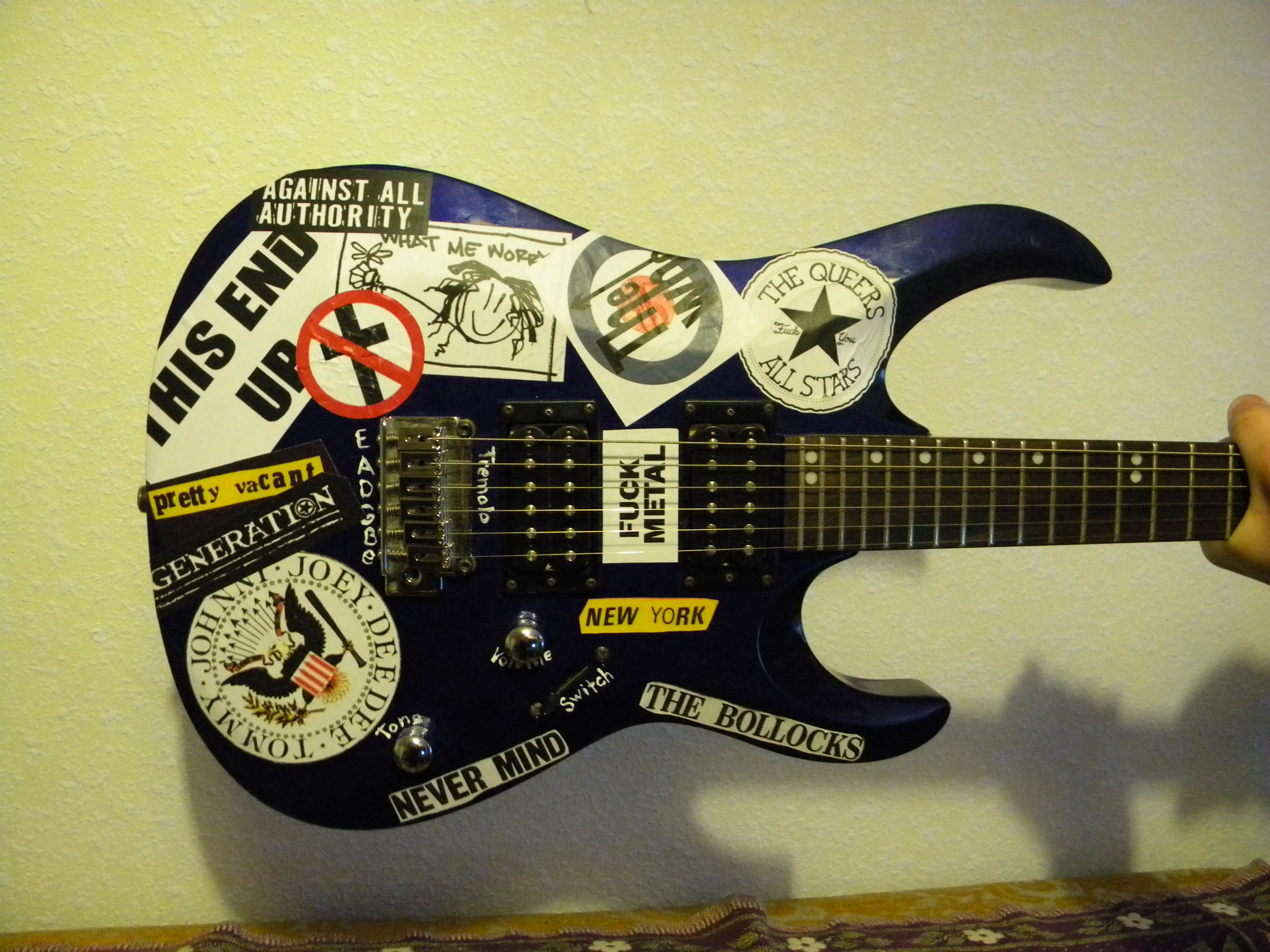 this awesome guitar, a la Blue