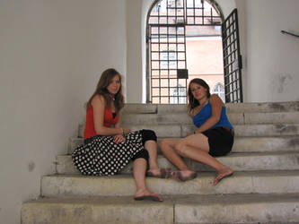 2 barefoot girls in Regensburg