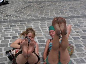 Two barefoot girls in Nurnberg