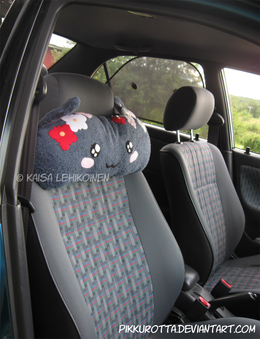 Kitty pillow for car