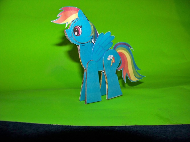 Complete Rainbow Dash Laminate Pony 2