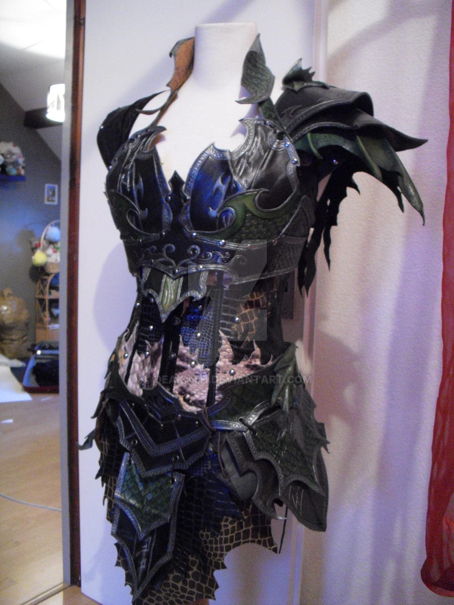 Druchii female leather armor + corset