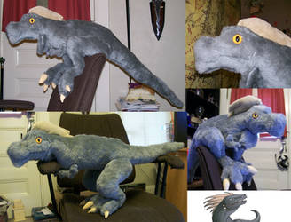 Yomonkun carnosaur plushie