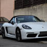 Porsche 718 boxster T [front view, 3/4 right]