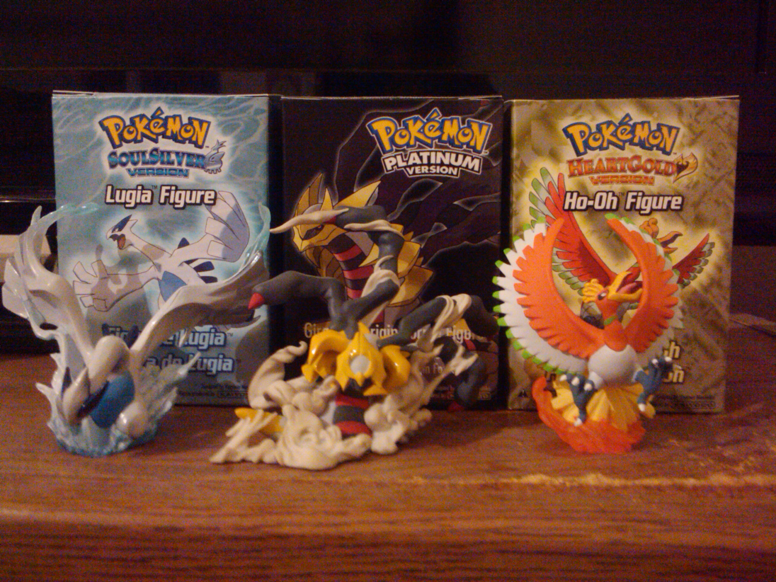 Reserve a copy of Pokémon HeartGold or SoulSilver Version to receive a  Ho-Oh or Lugia figure 