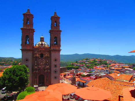 Taxco - My white and orange paradise