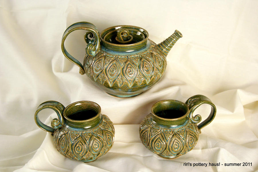 Moroccan tapestry tea set