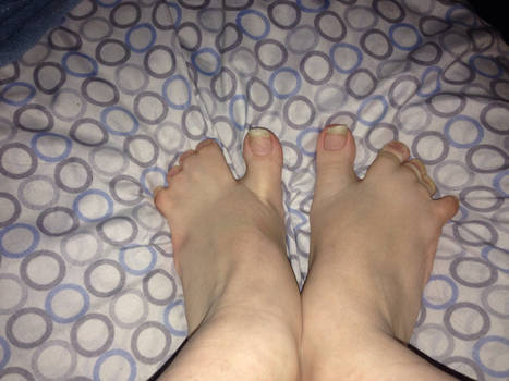 HERE HAVE SOME FEET!!!