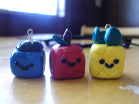 Fruits in cube form! ~(^-^~)