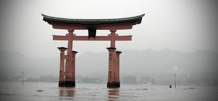 tori of the itsukushima shr