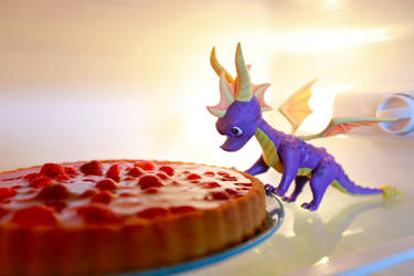 Spyro the cake dragon