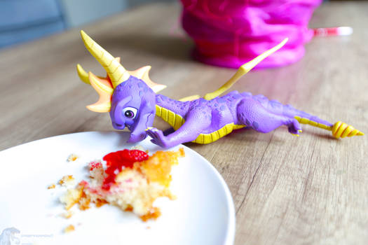 Spyro the cake dragon #2