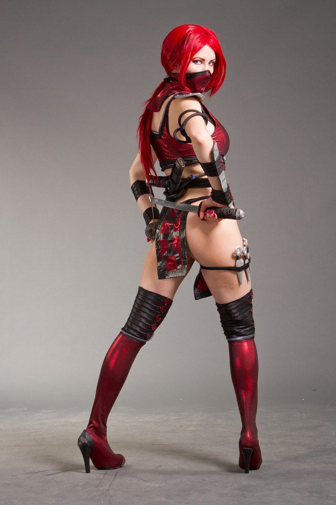 Cosplay Scarlet  Mortal Combat 9