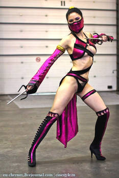 Cosplay Mileena  Alternate Costume, IgroMir 2012